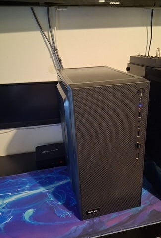 AMD Athlon 3000g kotitietokone